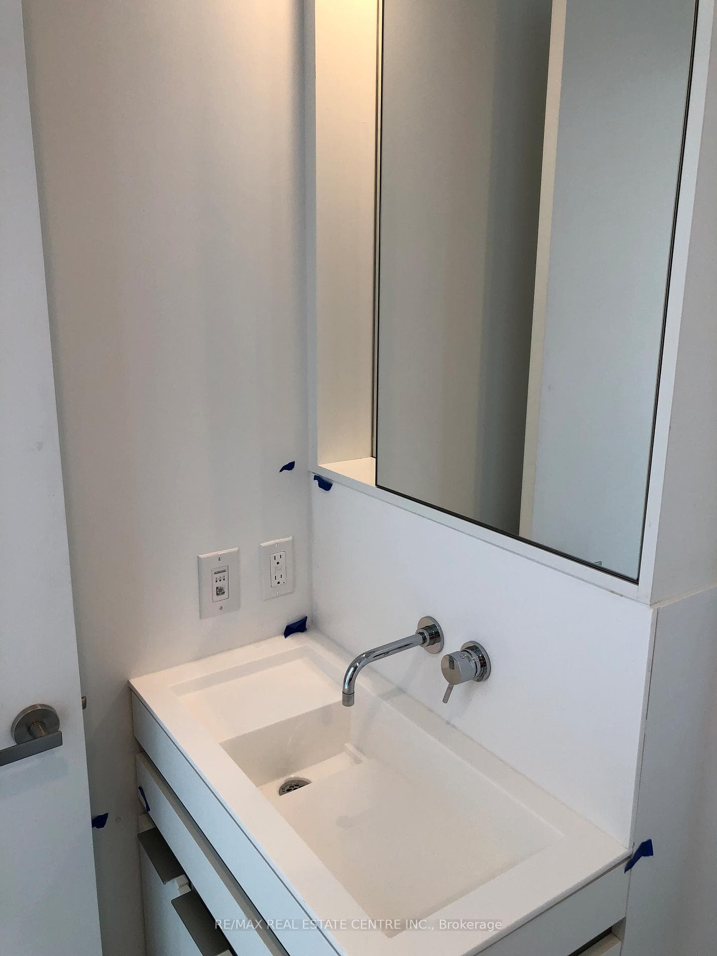 197 Yonge Street Unit 5013 photo 7