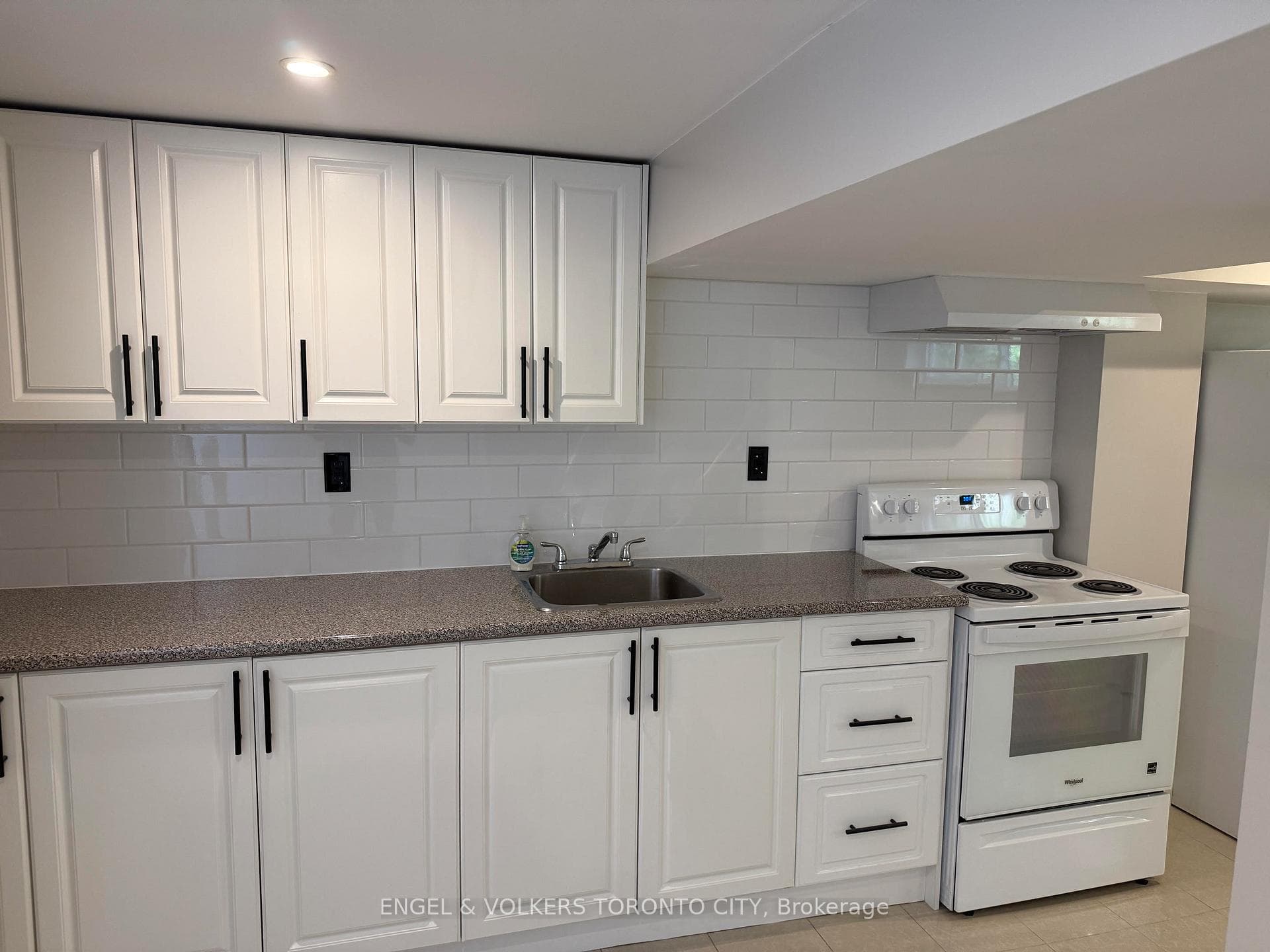 102 Crone Court Unit B photo 8