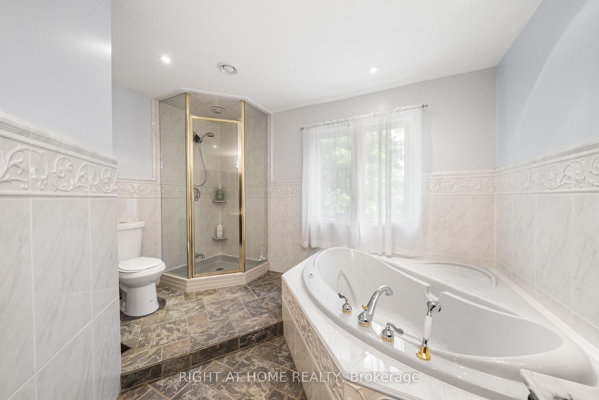 5 Stave Crescent photo 25