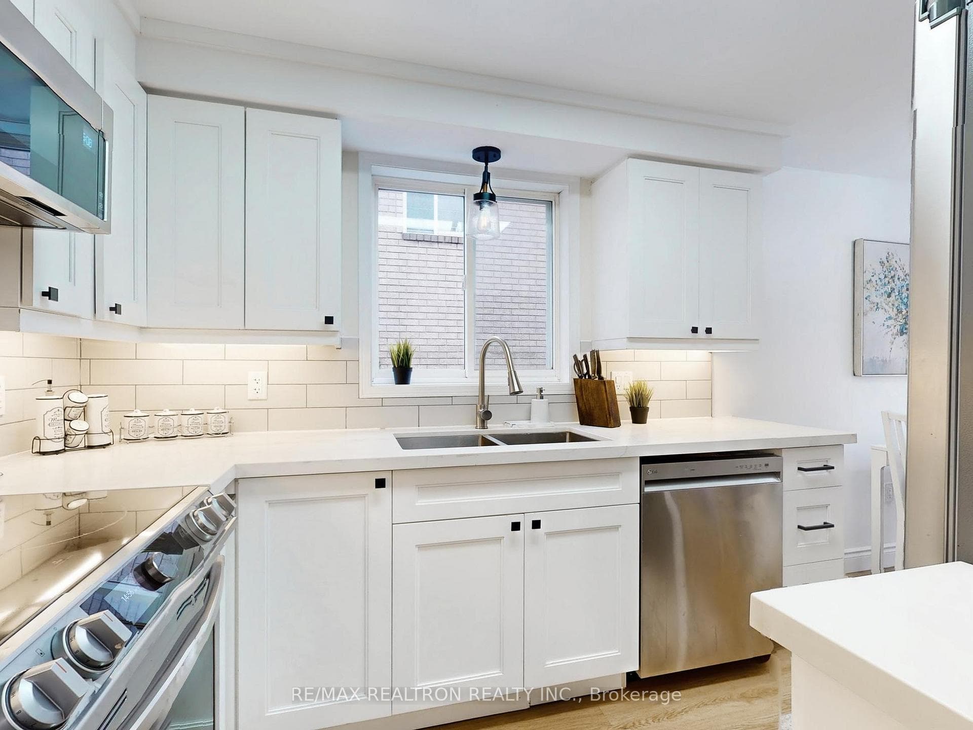 9 Booth Lane photo 8