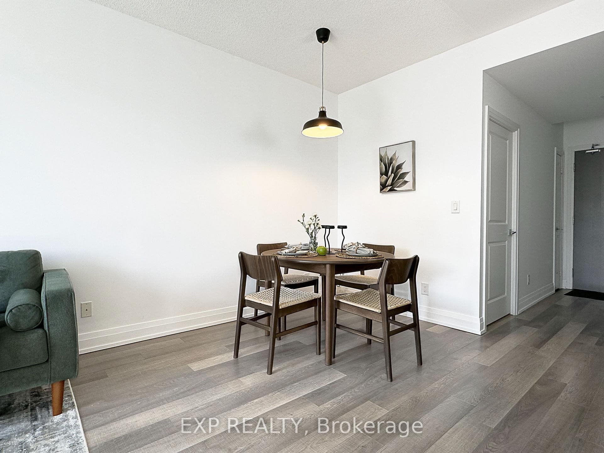 7165 Yonge Street Unit 2003 photo 8