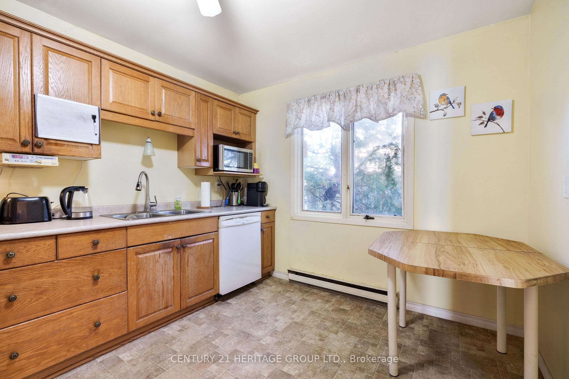 165 William Roe Boulevard photo 7