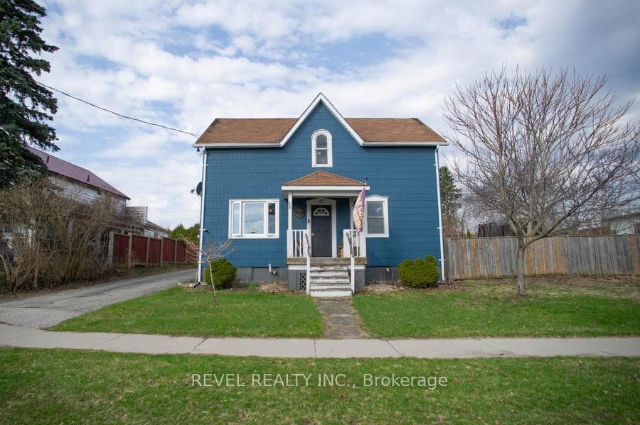 47 Simcoe Street photo 1