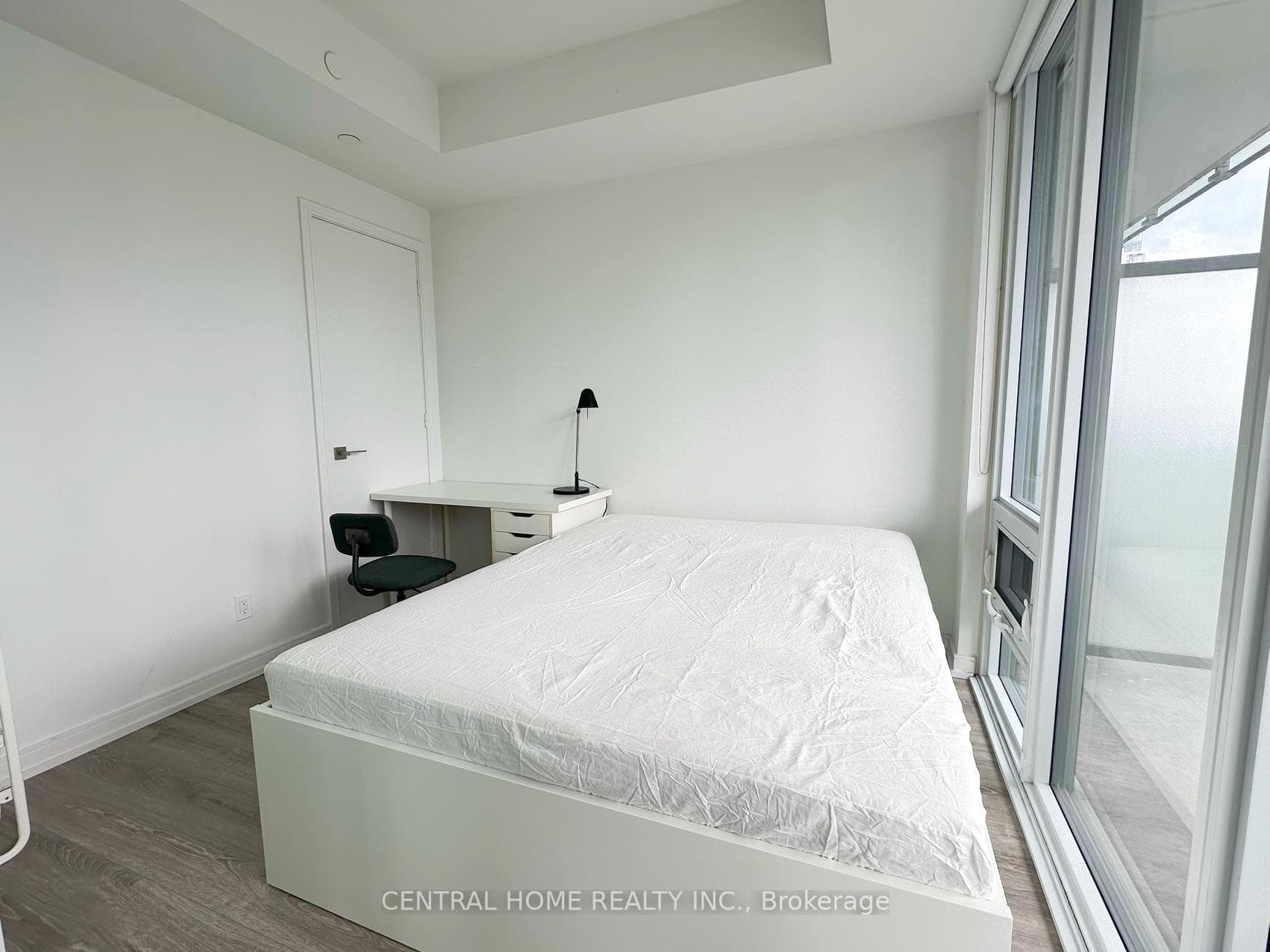 28 Wellesley Street Unit 1602 photo 6