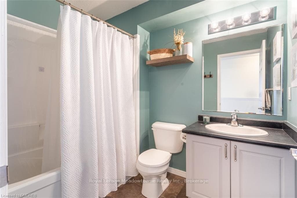 35 MOUNTFORD Drive Unit 43 photo 25