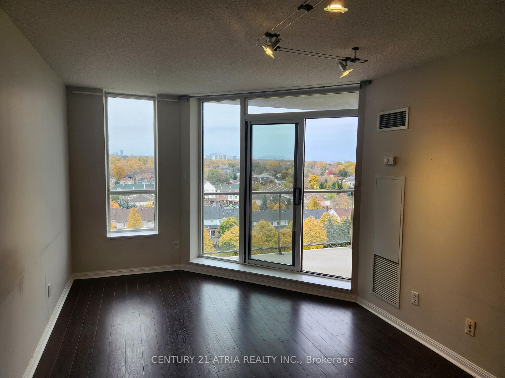 1150 Parkwest Place Unit 1007 photo 1