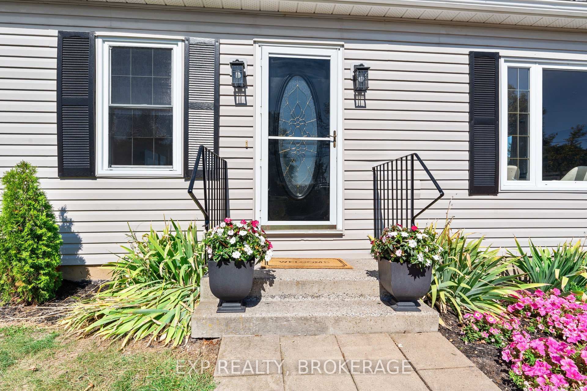 64 BERRY Road photo 4
