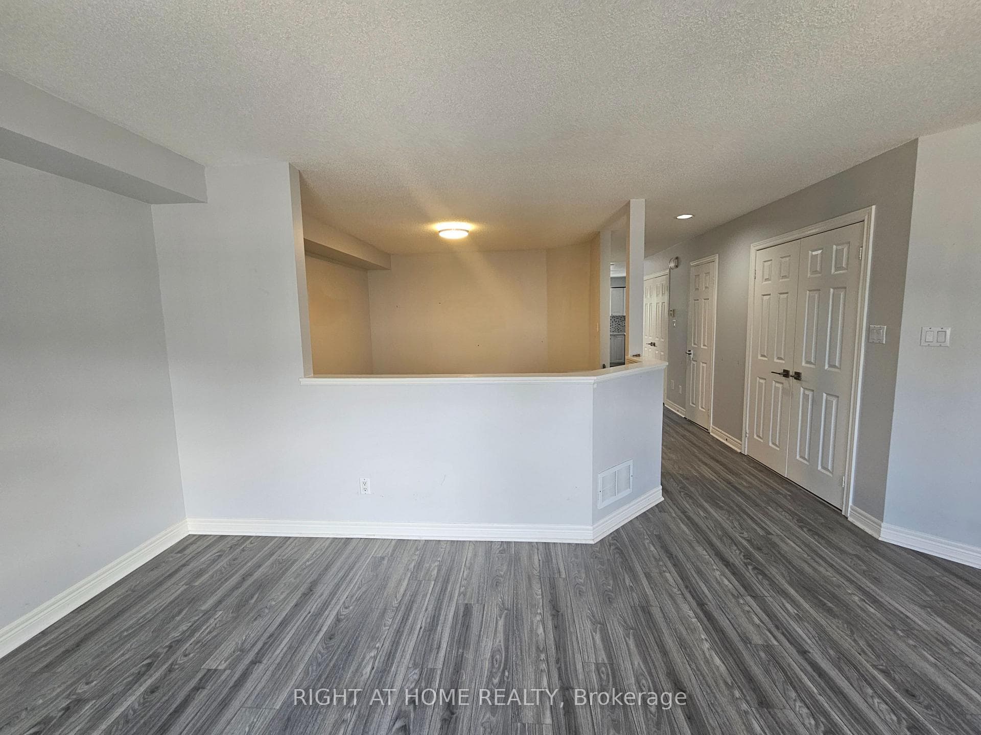 611 Liverpool Road photo 4