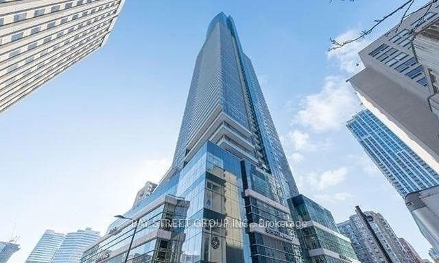 386 Yonge Street Unit 3801 photo 5