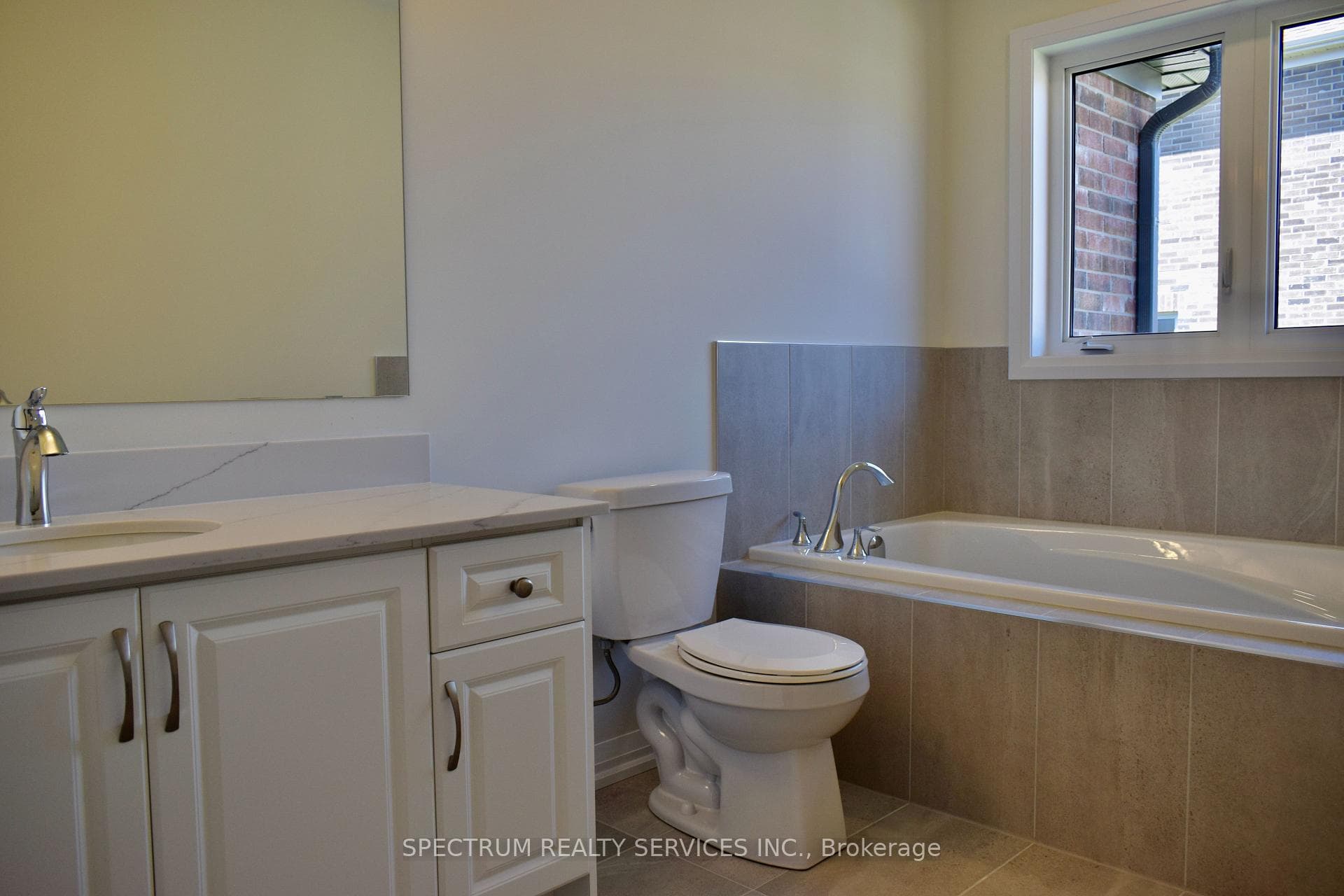 2162 Grainger Loop photo 12