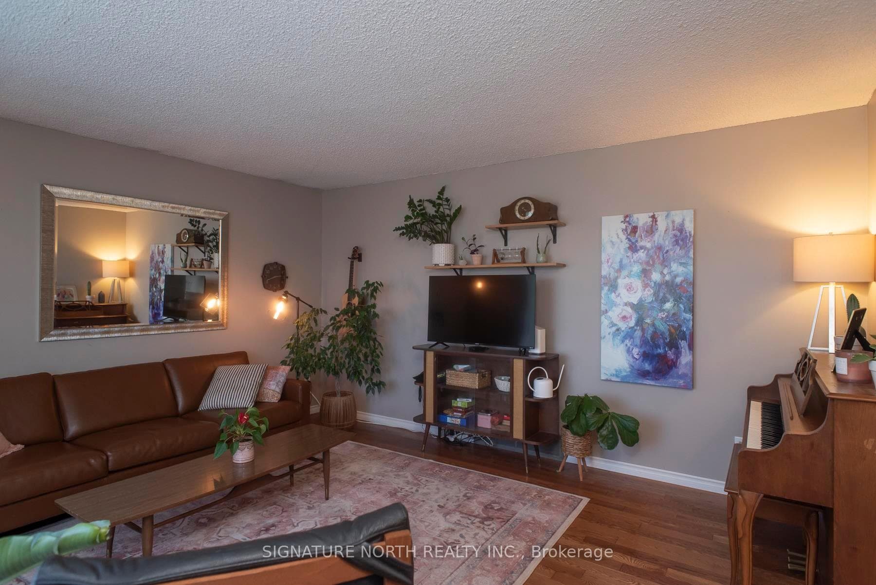 662 Mohawk Crescent photo 8