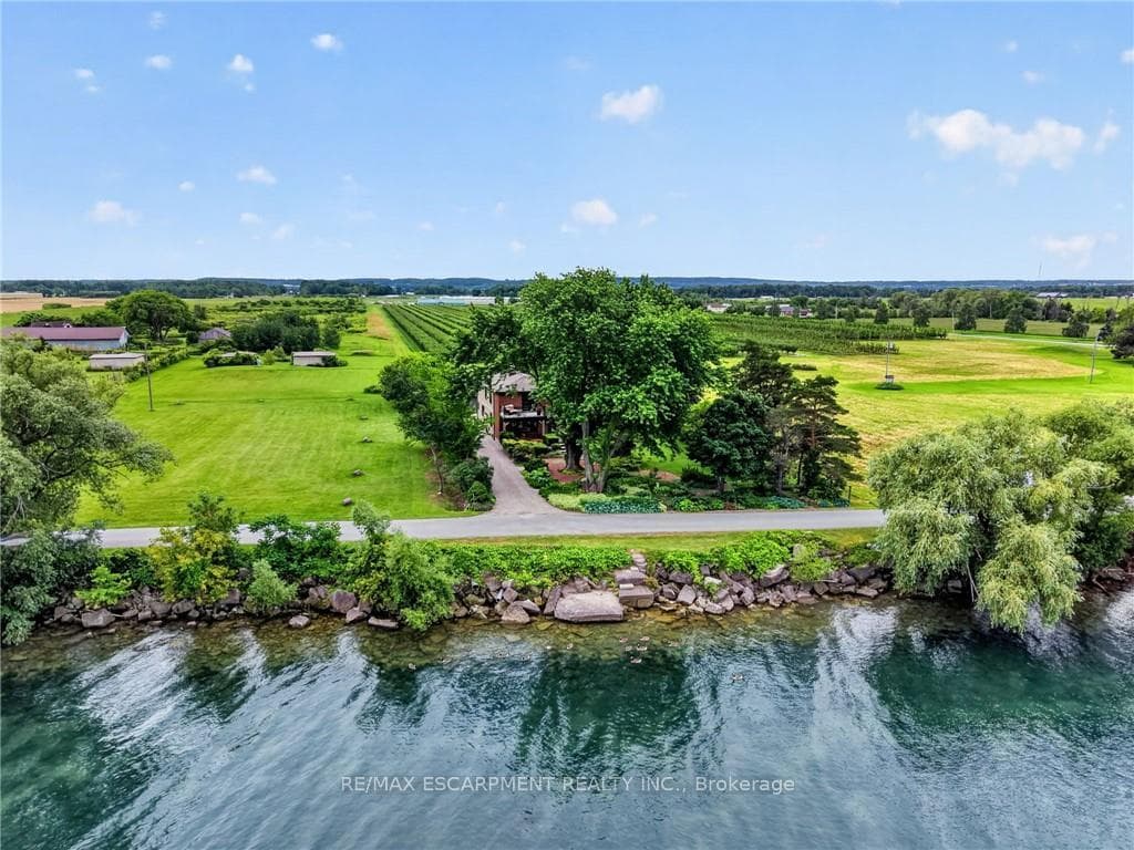 3754 LAKESHORE Road photo 1