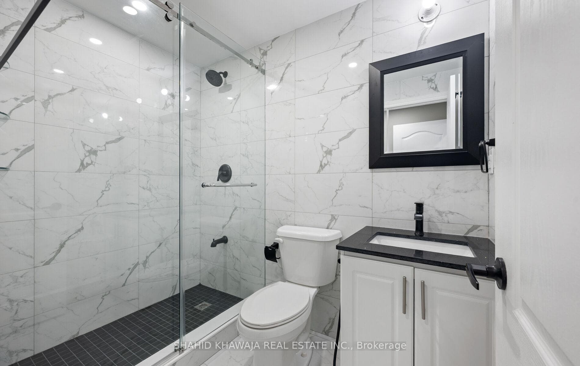 1304 Basswood Crescent photo 41