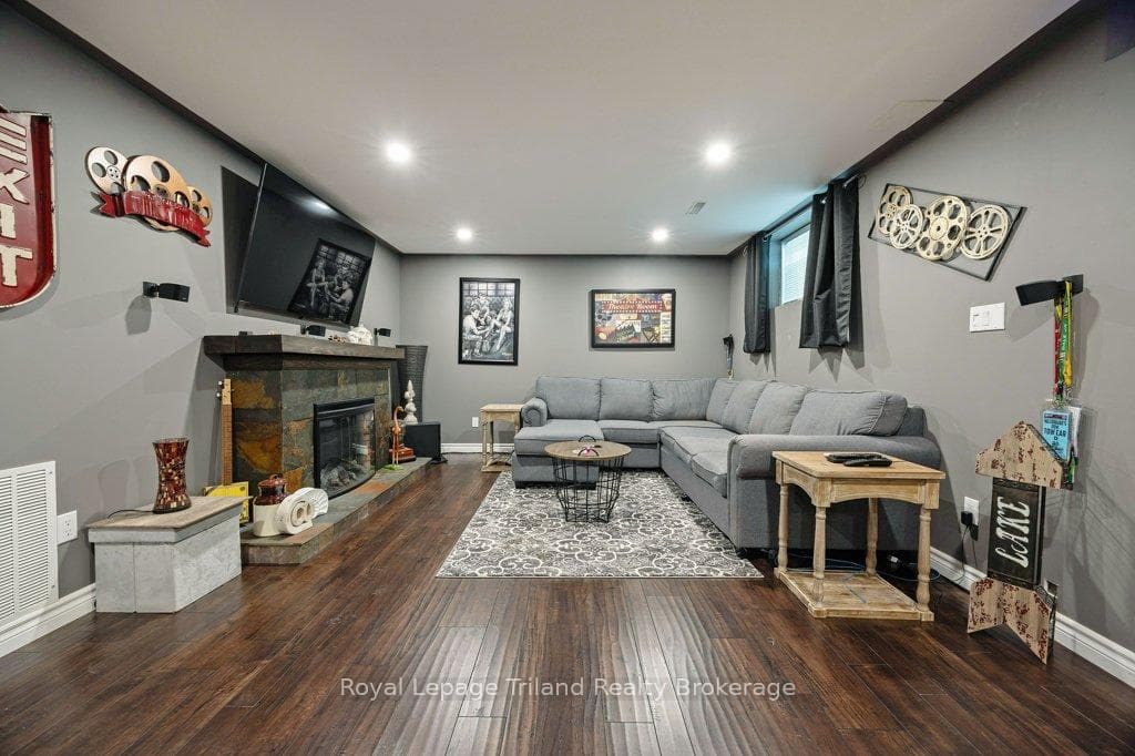 12 Graydon Drive photo 29