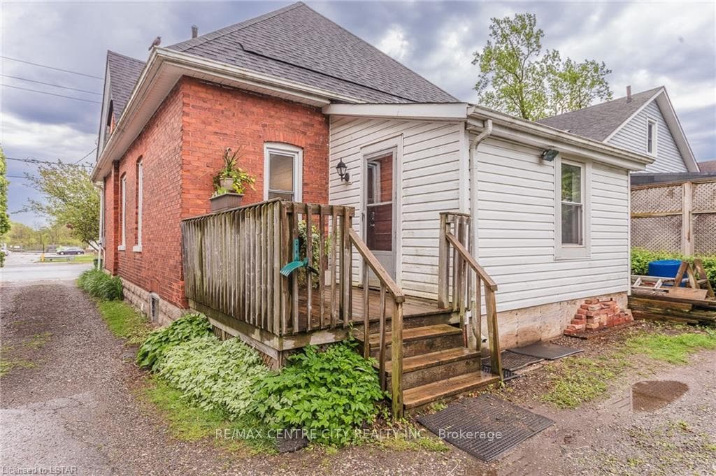 51 WILSON Avenue photo 30