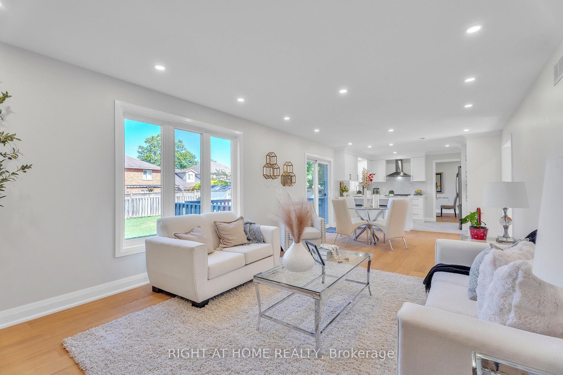 26 GRASMERE Crescent photo 9