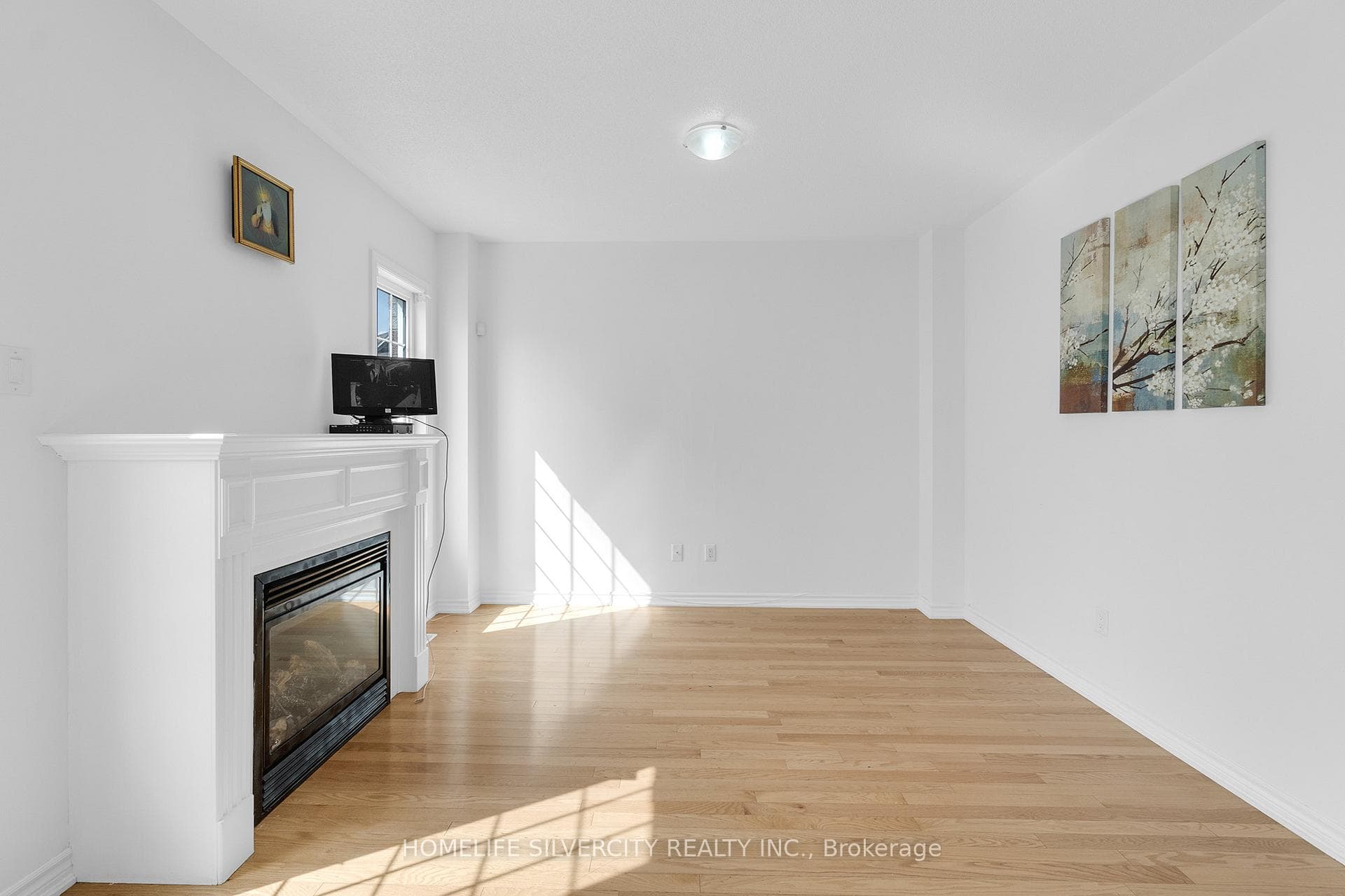 93 Education Road photo 7