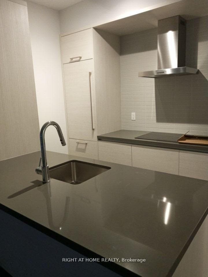 2221 Yonge Street Unit 311 photo 9