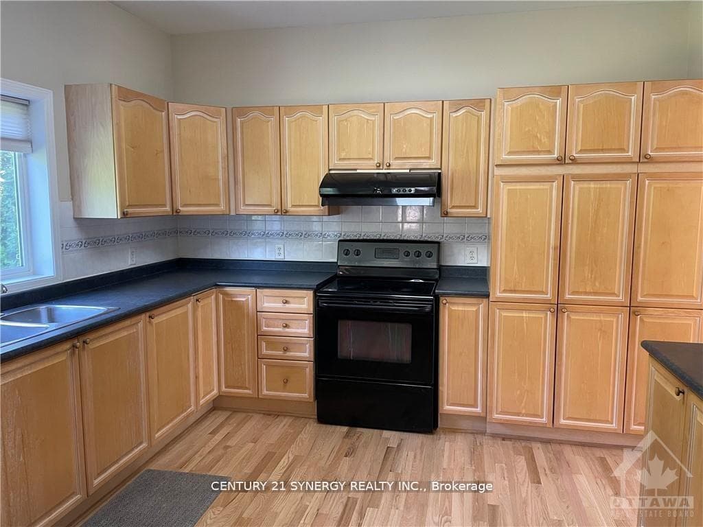 149 INSMILL Crescent photo 17