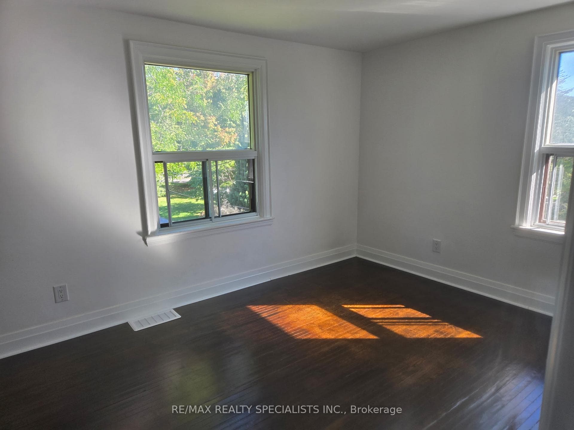 970 Concession Street photo 27