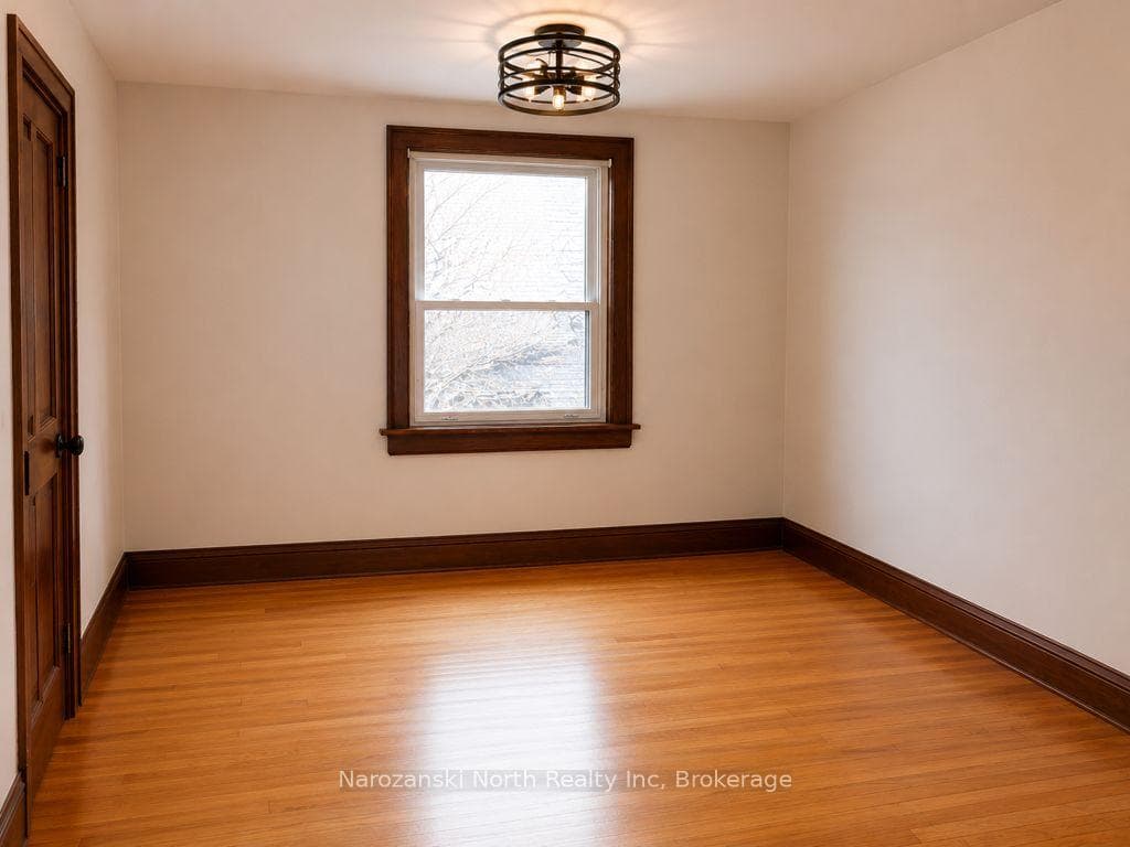 293 Elm Street photo 13