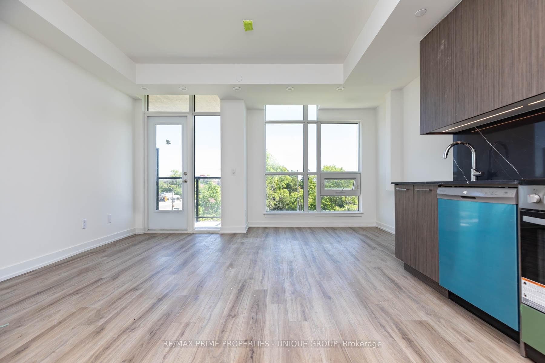 851 Sheppard Avenue Unit 43 photo 3