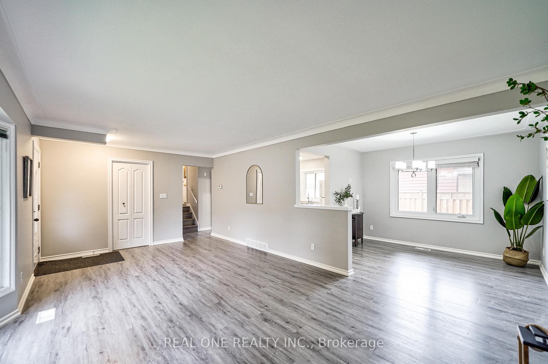 98 Prince Charles Drive photo 8