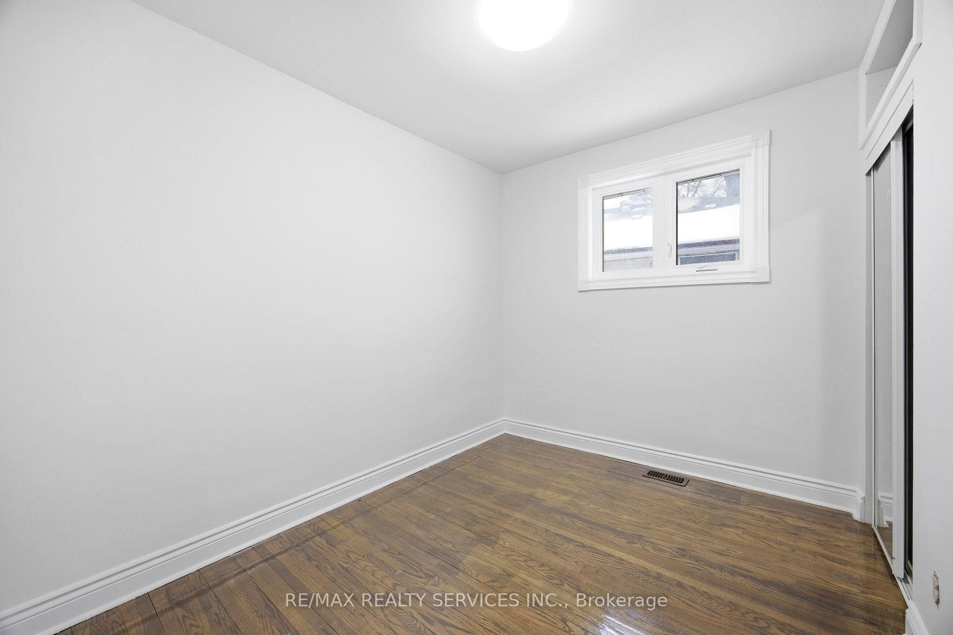 21 Radwinter Drive photo 17