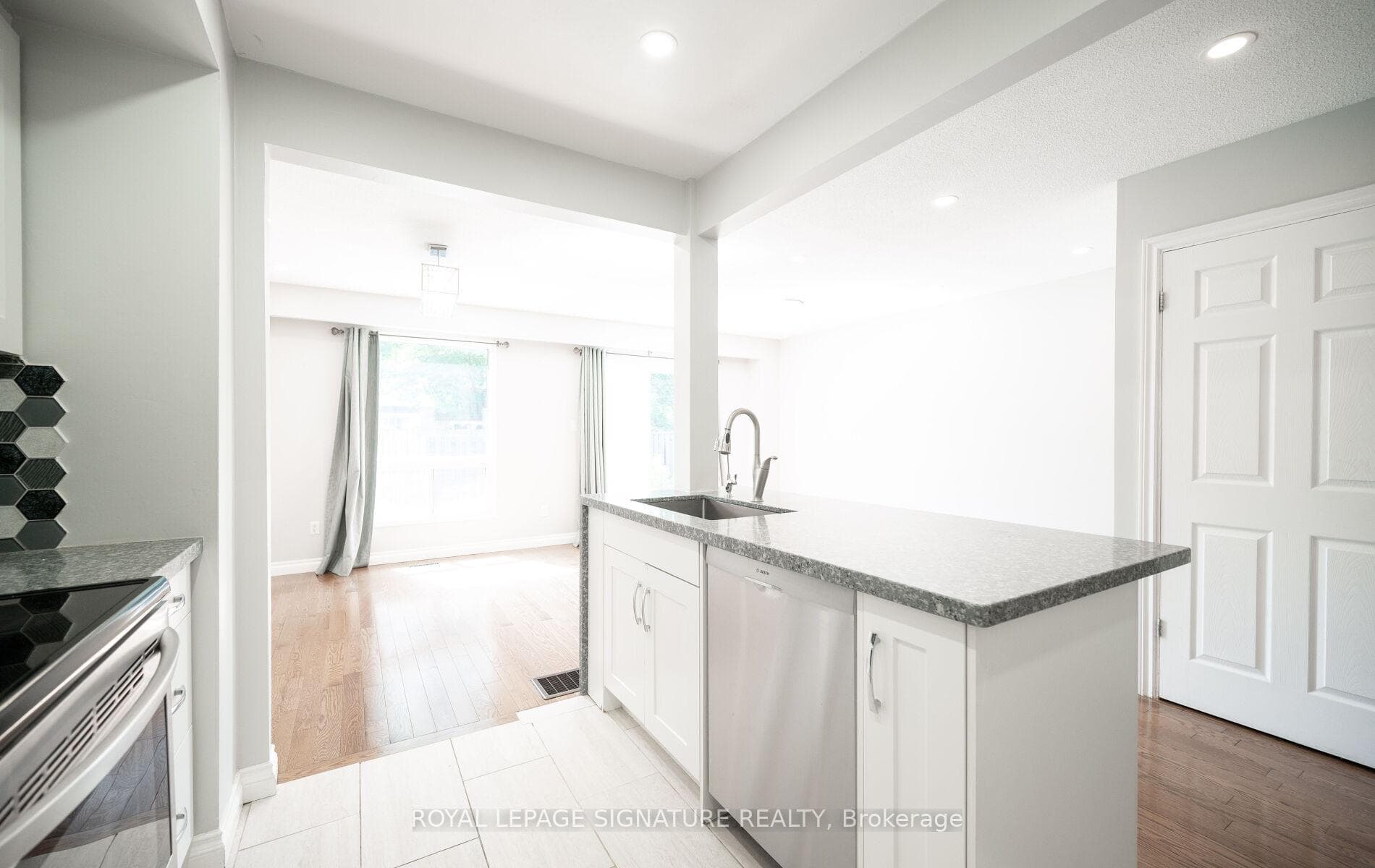 447 Ontario Street photo 19