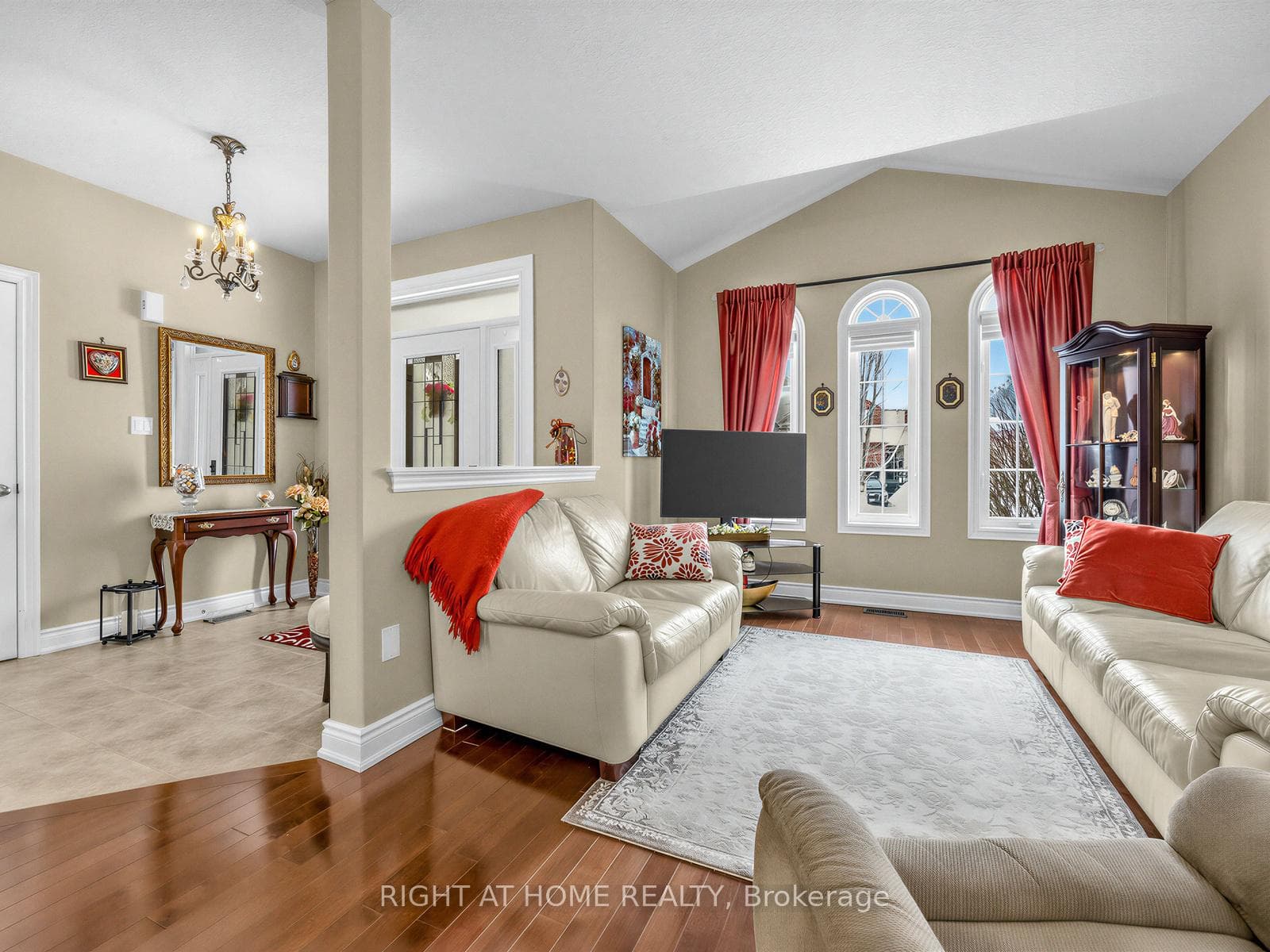 826 Booth Avenue photo 5