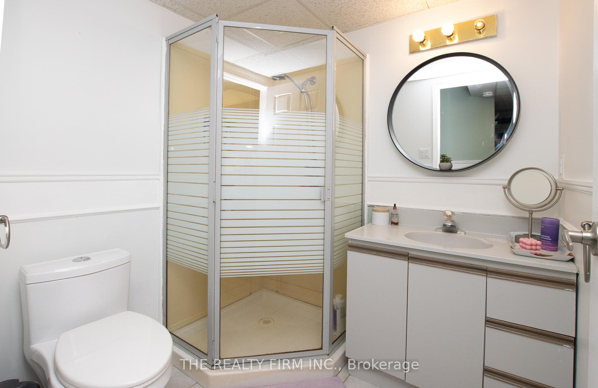 145 Walker Street photo 32