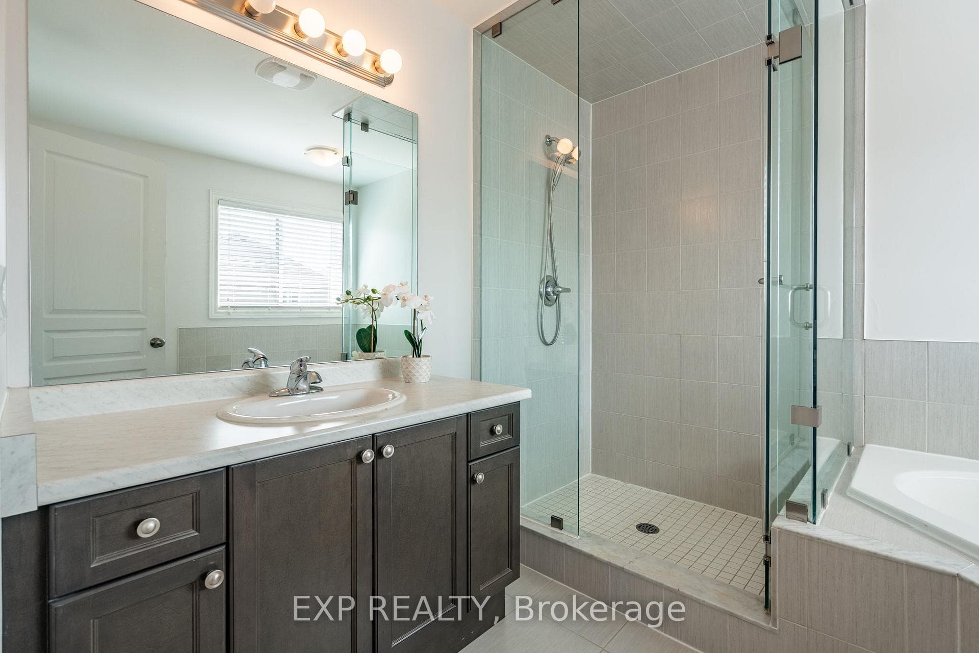62 Boulder Crescent photo 26