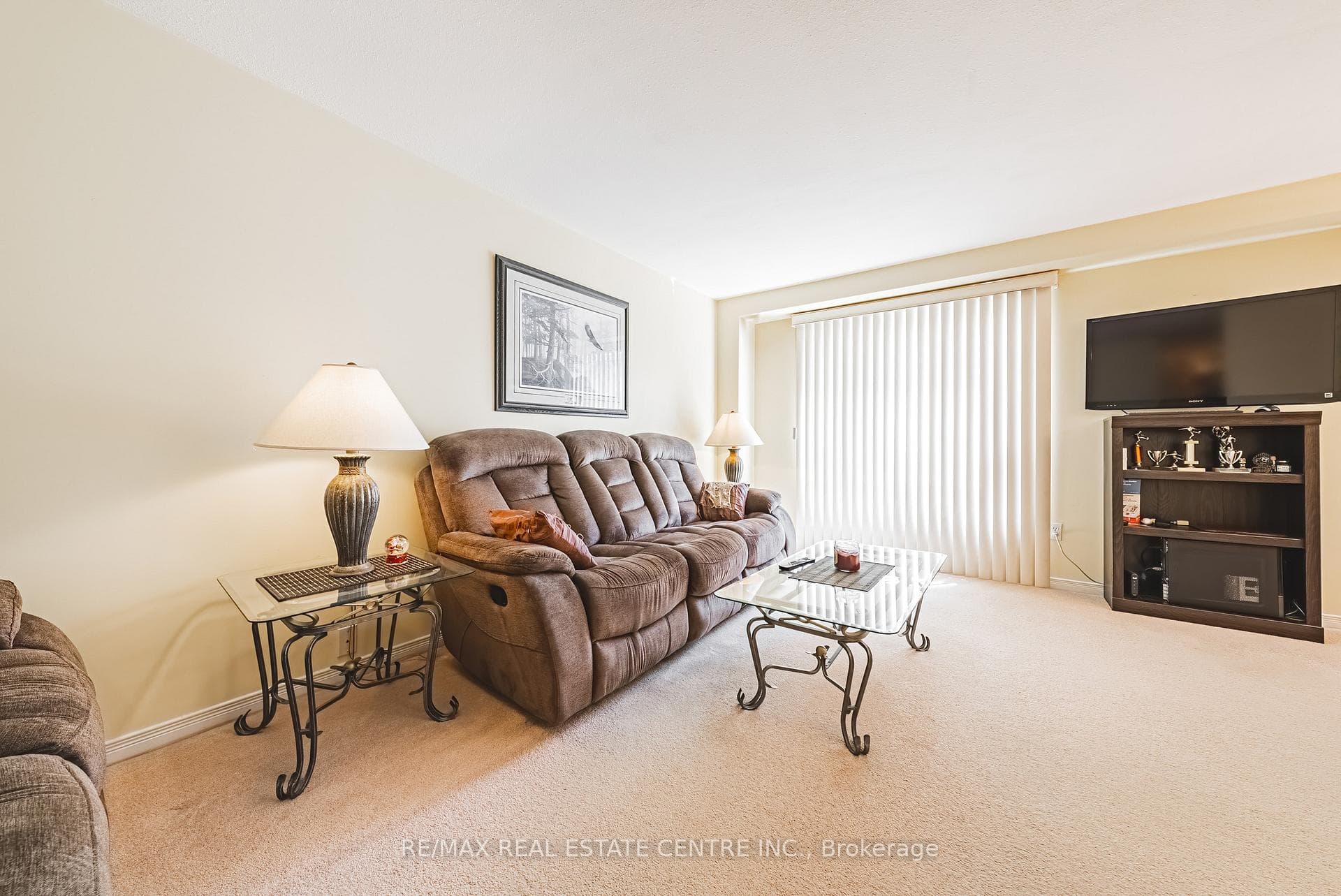 65 Foxglove Crescent photo 8
