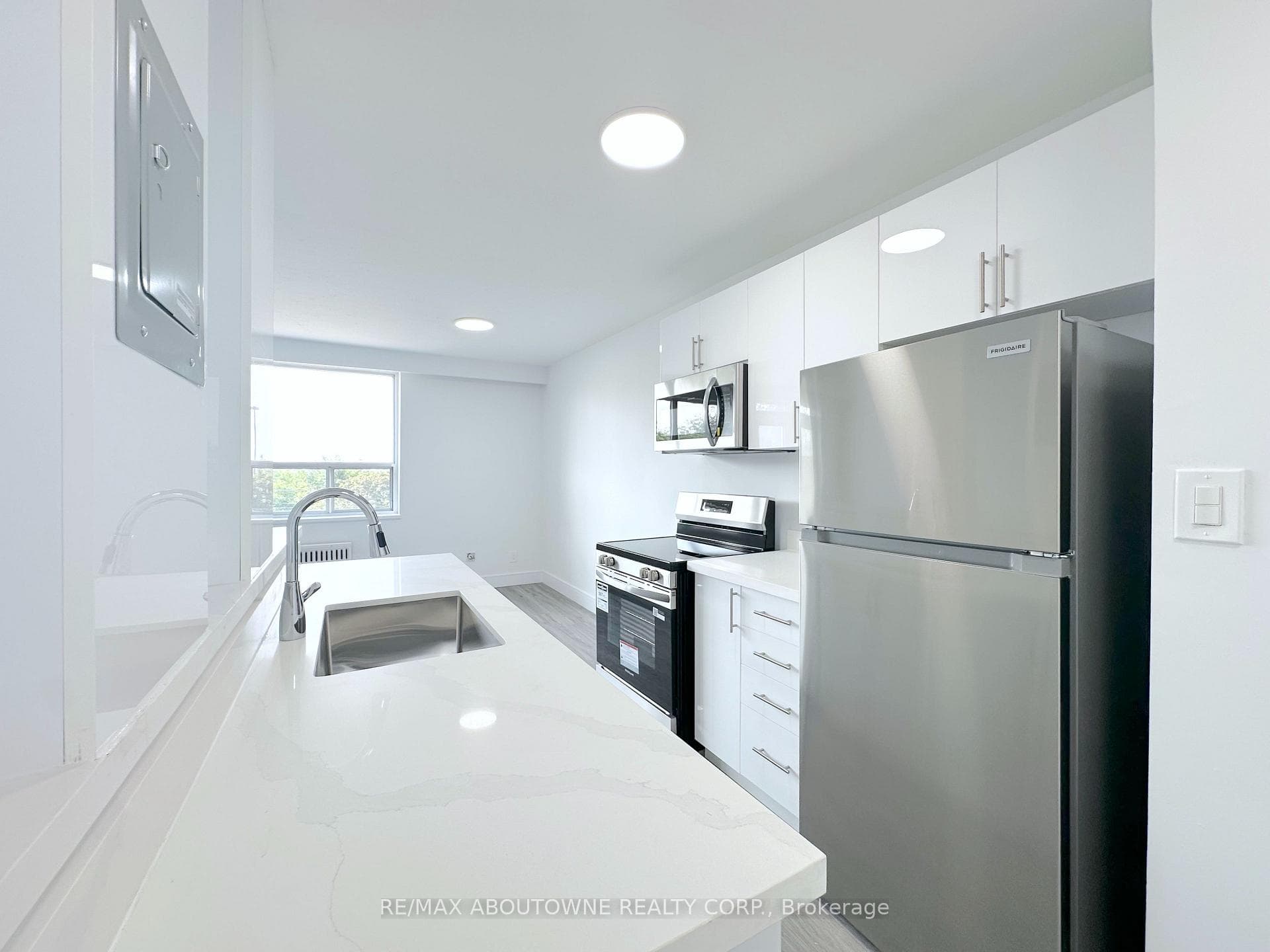 79 Jameson Avenue Unit 301 photo 3