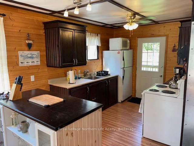 844 Hemlock Island photo 39