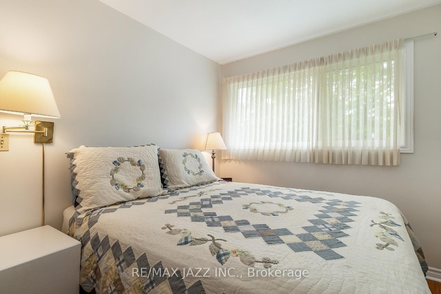 767 Oshawa Boulevard photo 7