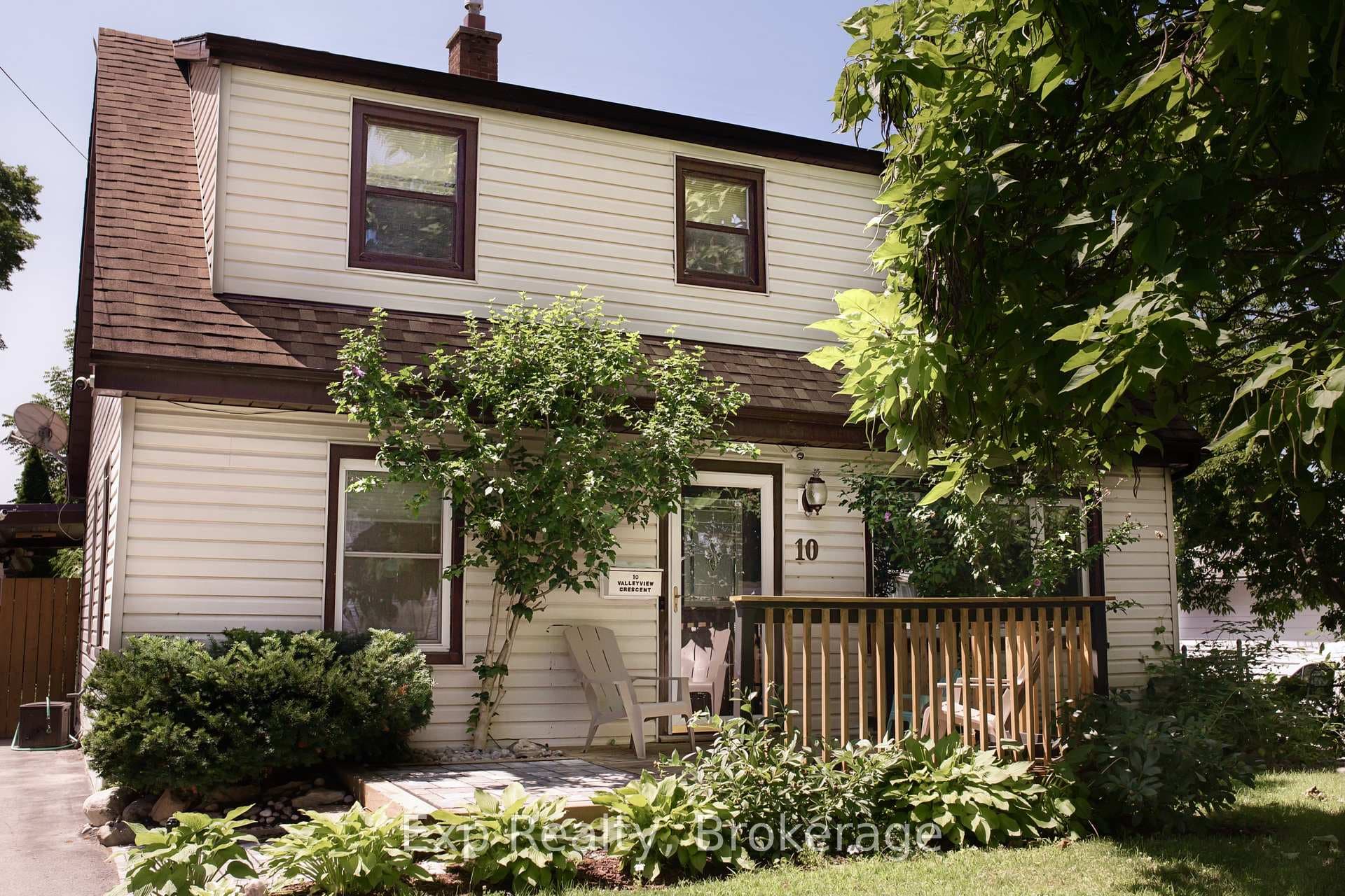 10 Valleyview Crescent photo 2