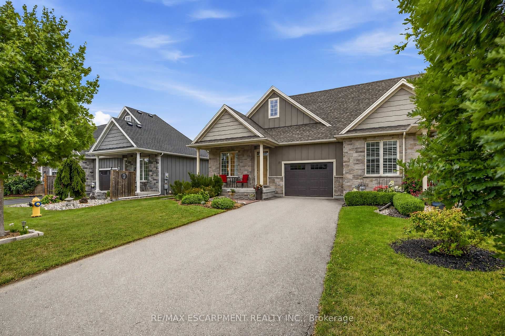 33 Pierpoint Drive photo 2
