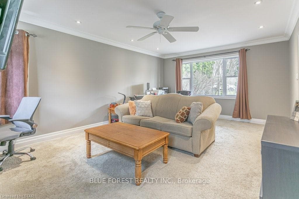 2943 ELGIN Road photo 17