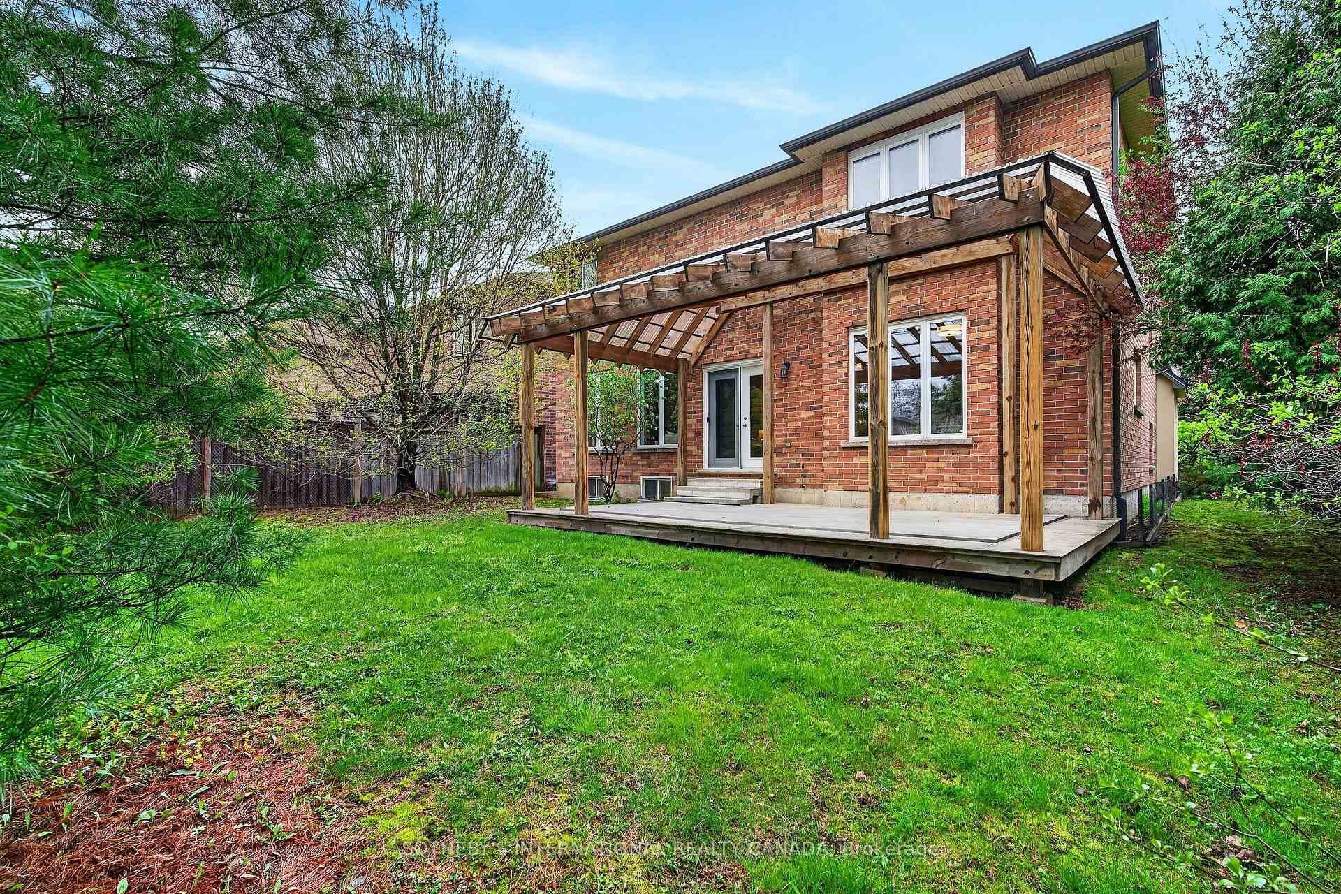 40 Maplevale Drive photo 28