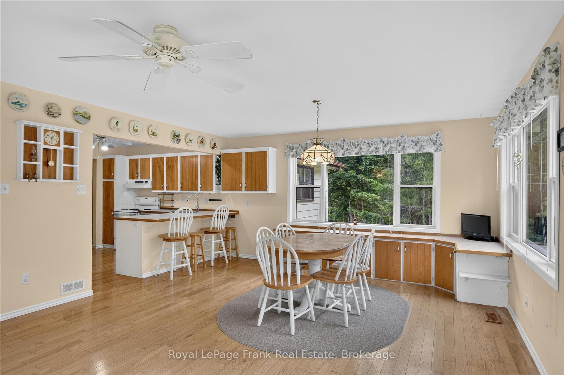 18 Redwood Court photo 17