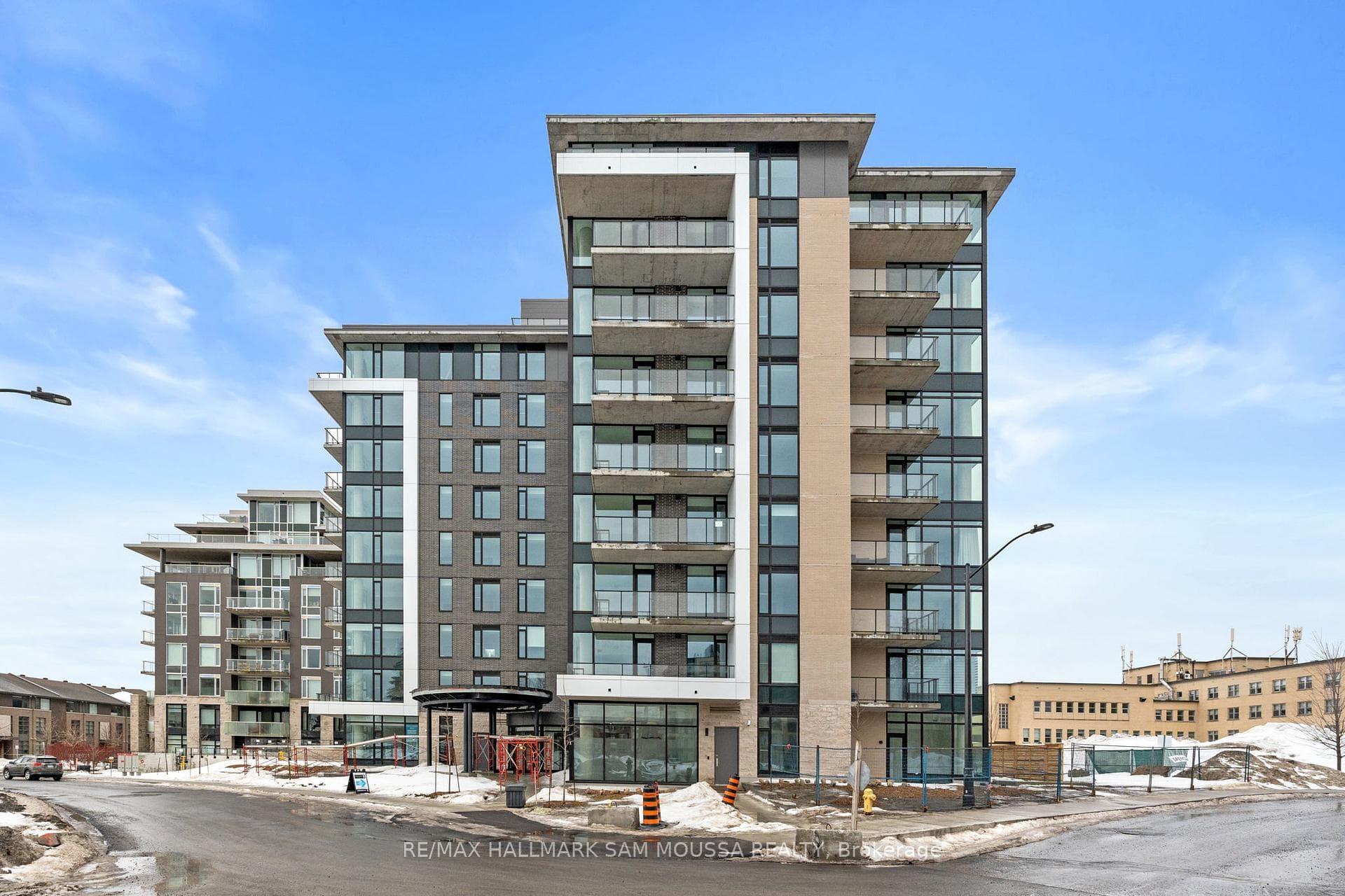 360 Deschatelets Avenue Unit 207 photo 3