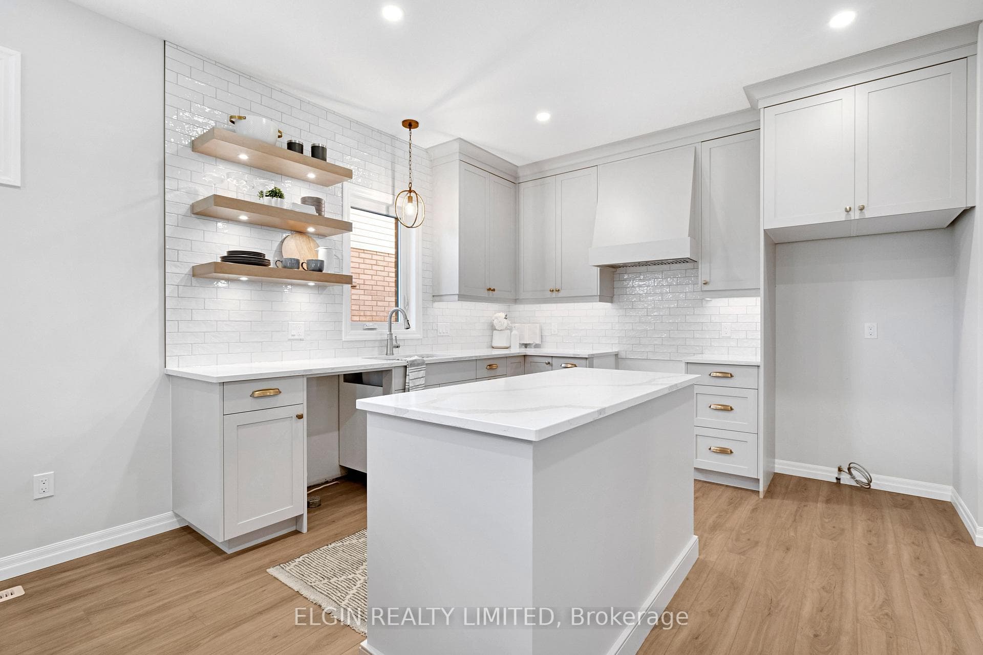 97 Keba Crescent photo 8