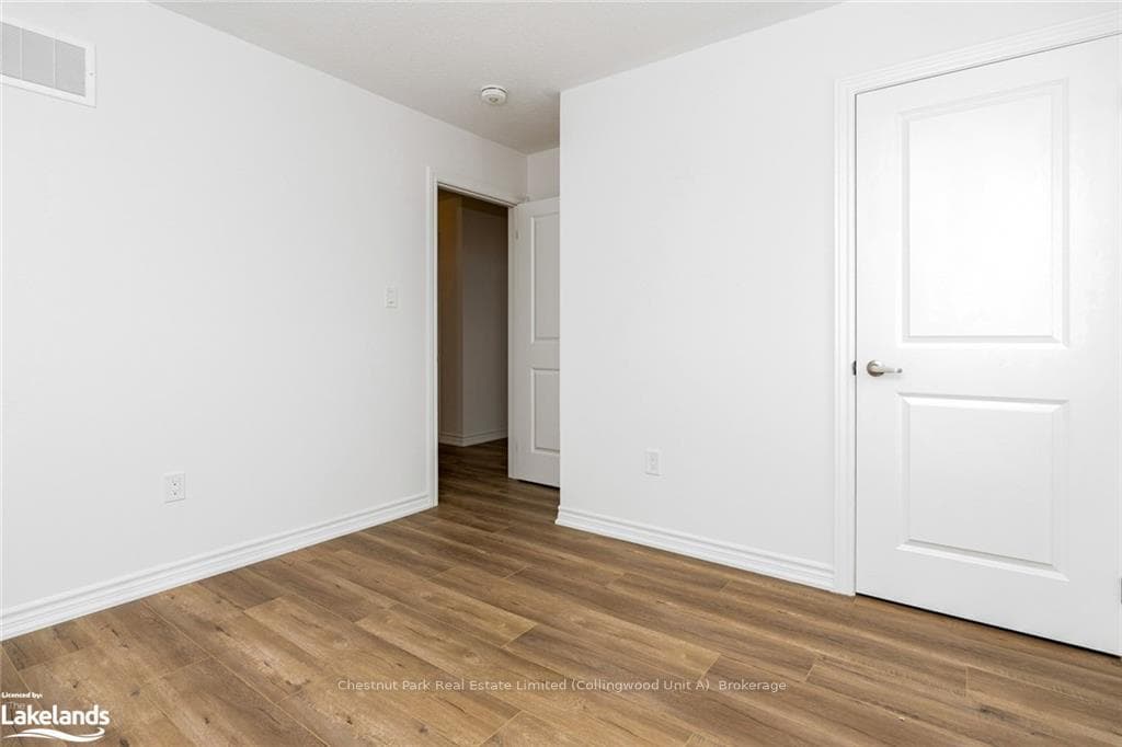 244 DUNCAN Street photo 18