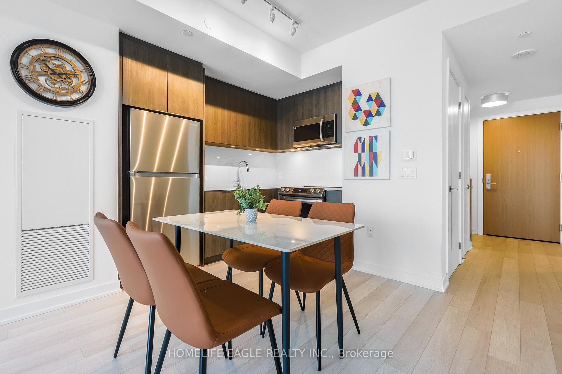 357 King Street Unit 4002 photo 6