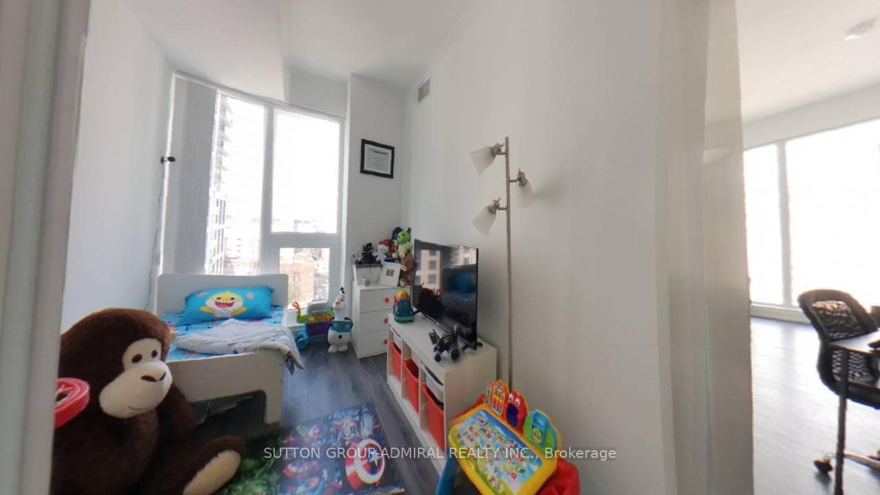 77 Shuter Street Unit 2113 photo 10