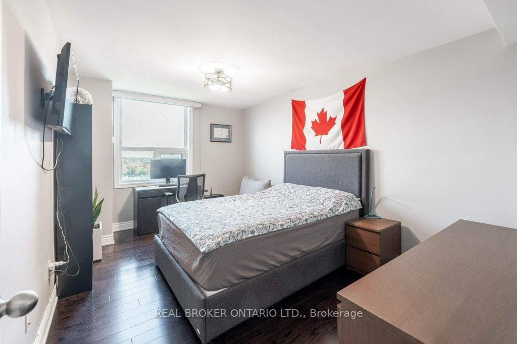 716 The West Mall Drive Unit 1612 photo 20