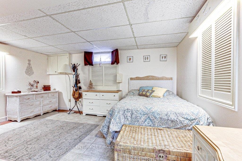 50 Fiddlers Green Road Unit 57 photo 27