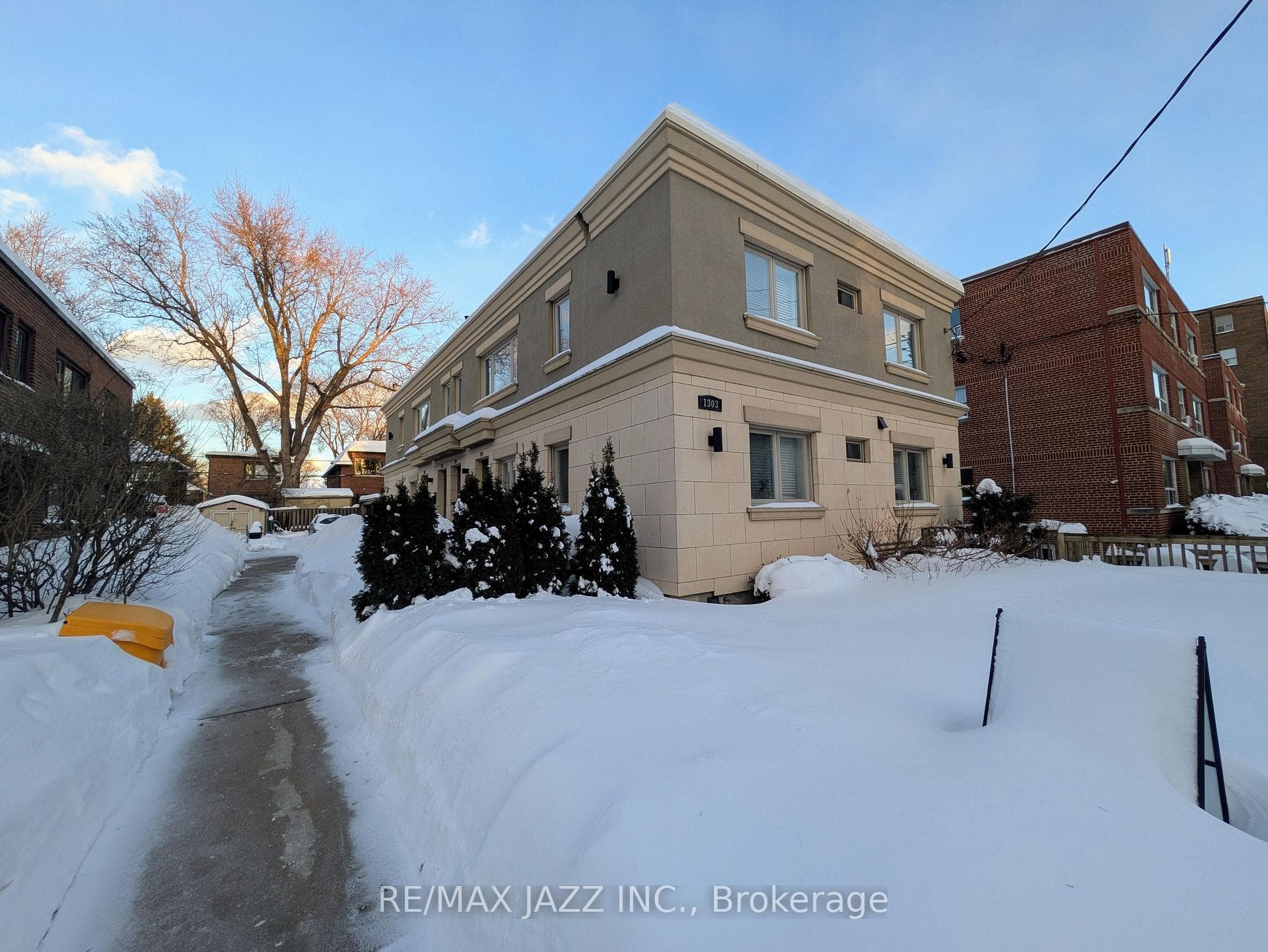 1303 Bayview Avenue Unit 102 photo 1