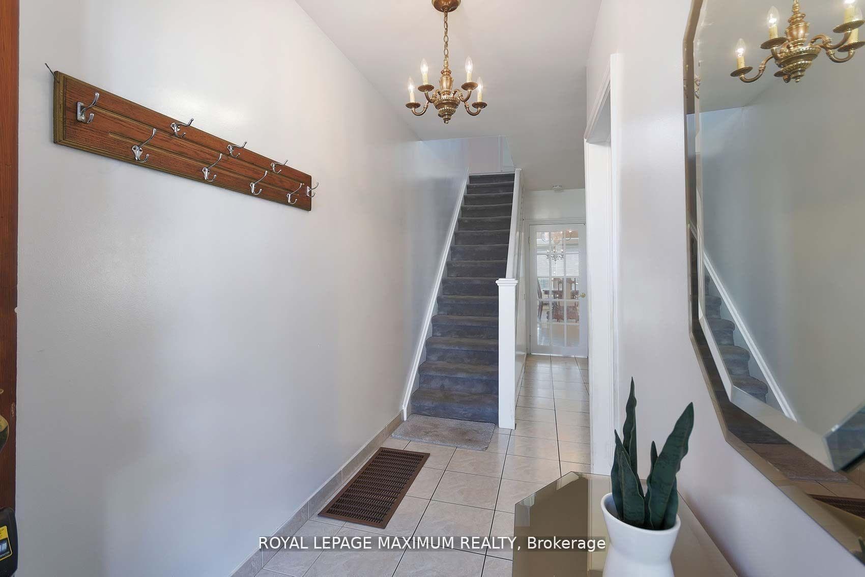 245 Belgravia Avenue photo 10
